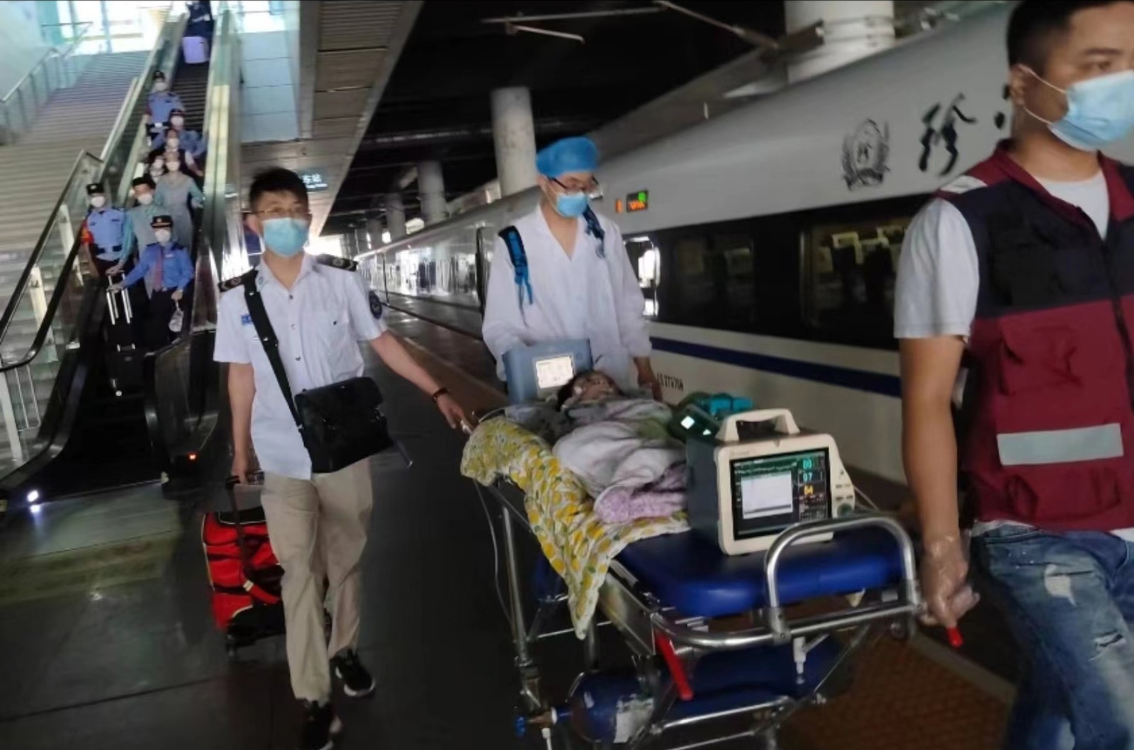 五华县高铁转运公司